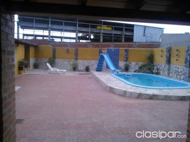 OFERTO EN MARIANO R. ALONSO- CASA CON PISCINA 14X40- 3 DORMITORIOS CAIRE-COCINA AMOBLADA-GALERIA-QUINCHO MAS INFORMACION — foto 2