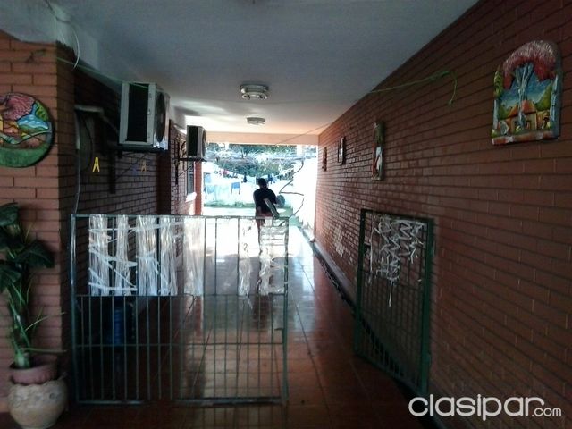ATENCIÓN INVERSIONISTAS..!!VENDO CASA SOBRE IMPORTANTE AVENIDA EN LAMBARÉ, ZONA MC DONALDS SHOPPING CERRO ALTO,SUPERMERCADO ARCHI — foto 2