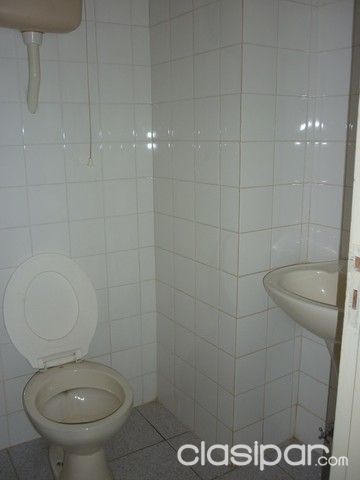 LOCALES EN EDIFICIO CENTRICO PARA OFICINA, DEPOSITO, CONSULTORIO, ETC — foto 3