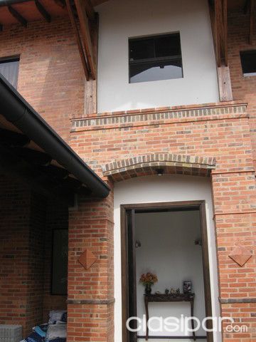 vendo casa zona mburucuya en excelente localidad — foto 2