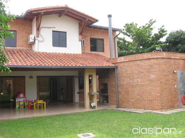 vendo casa zona mburucuya en excelente localidad — foto 3