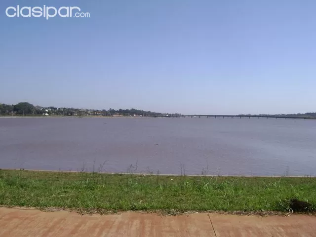Vendo terreno en Encarnación frente a lago (Costanera) de 18,5x40 mts — foto 2
