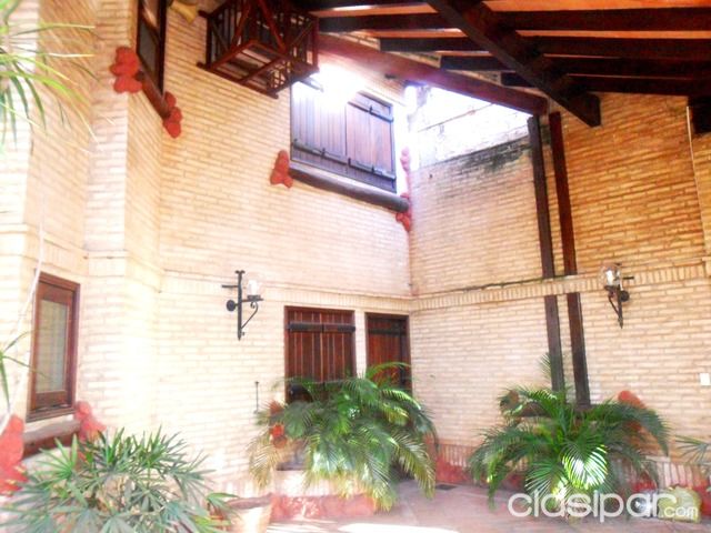 HERMOSA RESIDENCIA A 1 CUADRA DE MCAL. LÓPEZ. — foto 3