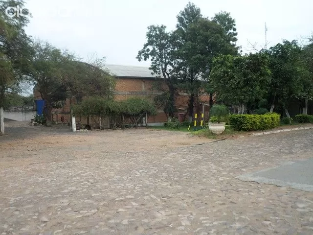 VENDO A 1 CUADRA DE LA VENIDA ARTIGAS ZONA INDUSTRIAL 3.000 M2 DE GALPONES CON 7.000 M2 DE TERRENO — foto 2