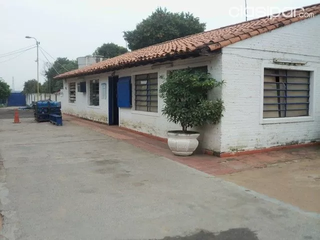 VENDO A 1 CUADRA DE LA VENIDA ARTIGAS ZONA INDUSTRIAL 3.000 M2 DE GALPONES CON 7.000 M2 DE TERRENO — foto 3