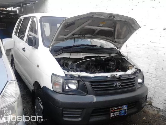Toyota Noah 2003 - foto 3