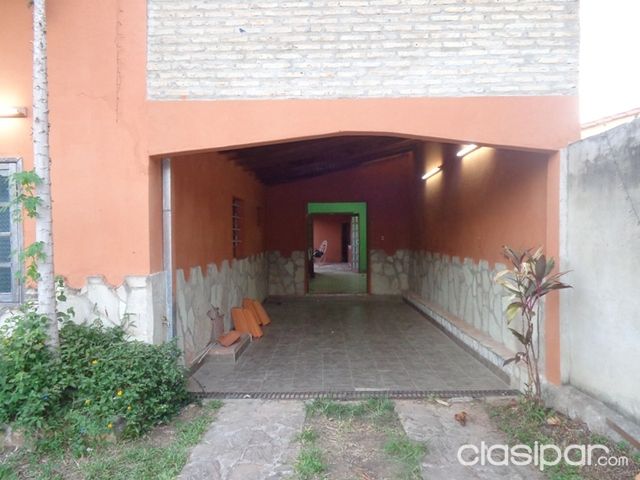 VENDO CASA AMPLIA EN M.R.A.!!! Bo. Central — foto 3