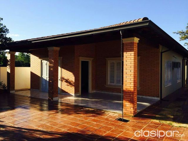 VENDO HERMOSA CASA EN CAPIATA A POCAS CUADRAS DE LA MUNICIPALIDAD! — foto 3