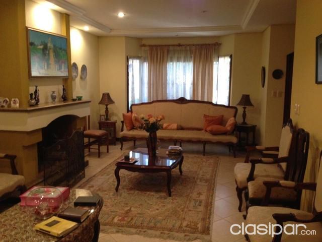 EN VENTA HERMOSA CASA DE NIVEL EN EL CORAZON DE LAS CARMELITAS — foto 2