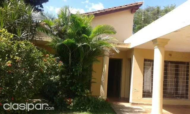 Vendo una casa en barrio centenario sobre la calle América súper oferta — foto 2