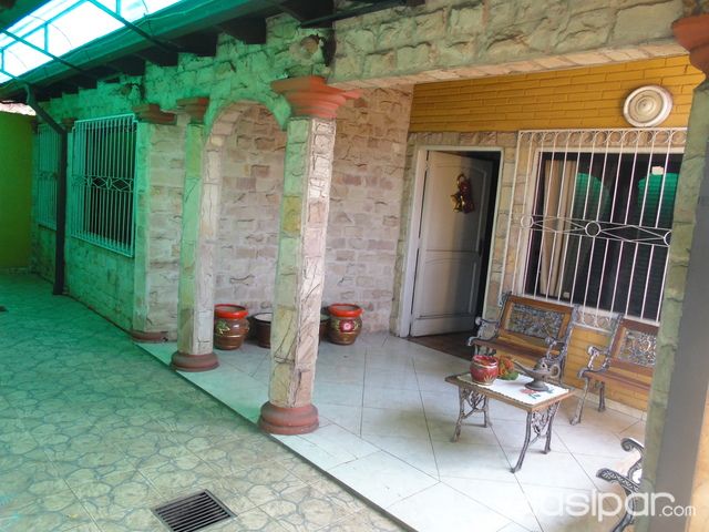 CASA EN SAN LORENZO SOBRE AVDA ASFALTADA — foto 2