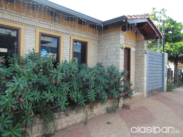 CASA EN SAN LORENZO SOBRE AVDA ASFALTADA — foto 3