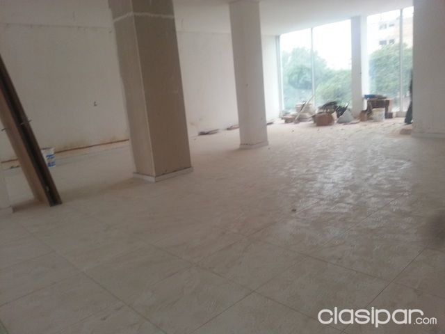 ALQUILO LOCAL COMERCIAL SOBRE AVIADORES DEL CHACO. 220 Mtrs2 — foto 3