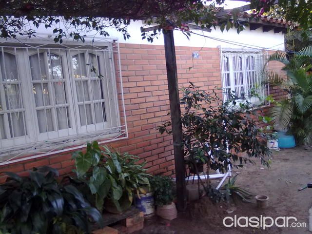 CASA TITULADA DE 3 DORMITORIOS - EN LOMA PYTÁ ASUNCIÓN - 306 m2 – — foto 2