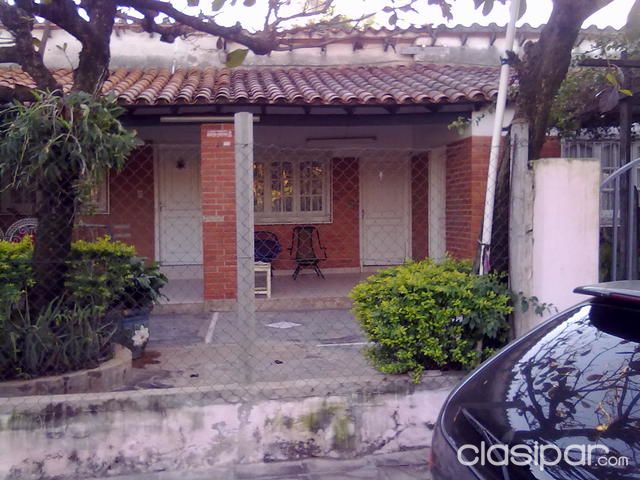 CASA TITULADA DE 3 DORMITORIOS - EN LOMA PYTÁ ASUNCIÓN - 306 m2 – — foto 3