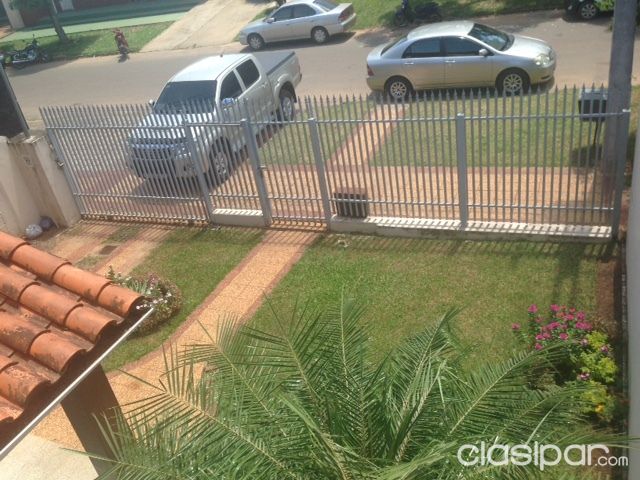 VENDO HERMOSA RESIDENCIA, en zona céntrica de Coronel Oviedo — foto 2