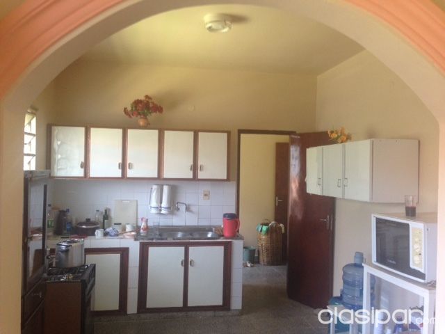 VENDO HERMOSA RESIDENCIA, en zona céntrica de Coronel Oviedo — foto 3