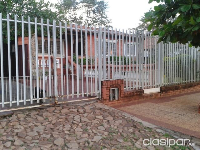 Vendo Hermosa propiedad Zona Gutemberg sobre calle empedrada. — foto 2