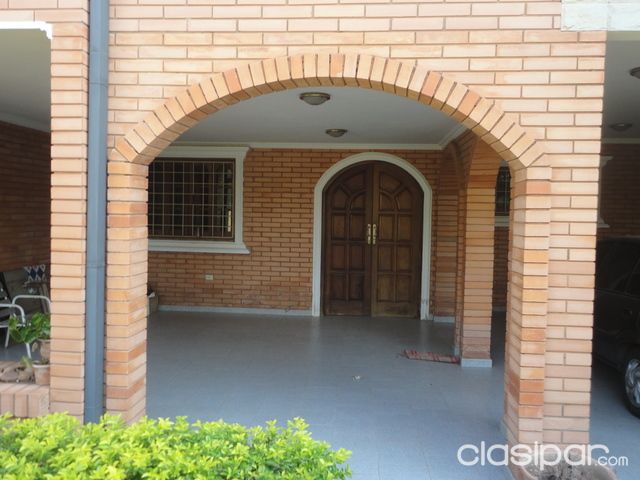 HERMOSA RESIDENCIA EN MARIANO ROQUE ALONSO — foto 2