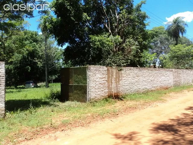 A DOS CUADRAS Y MEDIA DE LA RUTA LUQUE-SAN LORENZO, CON CASITA!!! — foto 3