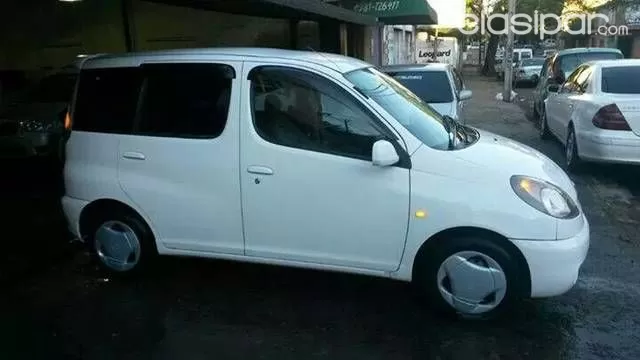 Toyota Funcargo Año 2001 — foto 3