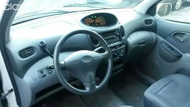 Toyota Funcargo Año 2001 — foto 4