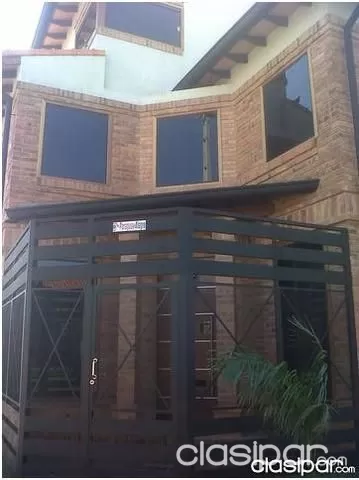 CASA DE 3 DORMITORIOS EN BARRIO SANTA MARIA — foto 2