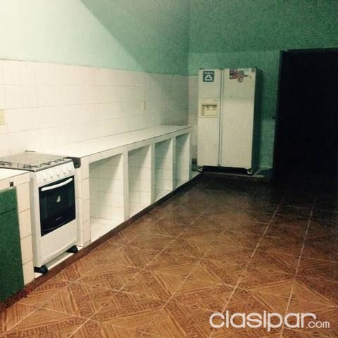 ALQUILO por temporada IMPORTANTE RESIDENCIA en Encarnación — foto 2