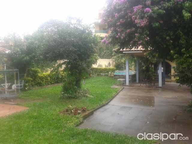 VENDO HERMOSA CASA ZONA MULTIPLAZA A 2 CUADRAS DE LA ANDE ZONA RESIDENCIAL — foto 2