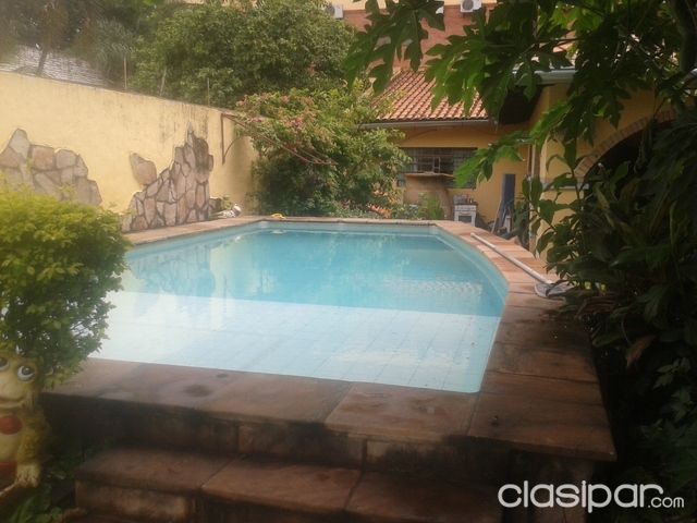 VENDO HERMOSA CASA ZONA MULTIPLAZA A 2 CUADRAS DE LA ANDE ZONA RESIDENCIAL — foto 3