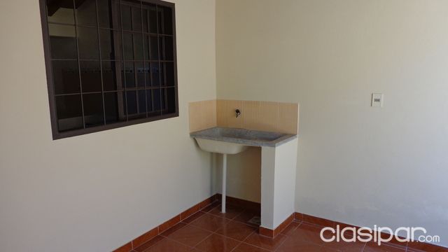 EXELENTE OPORTUNIDAD¡ DE TENER 2 CASAS EN LUQUE — foto 3