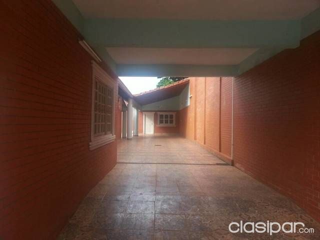 Casa Construccion Impecable En Ciudad Del Este — foto 3