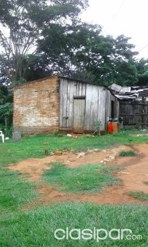 Un terreno con una casa — foto 2