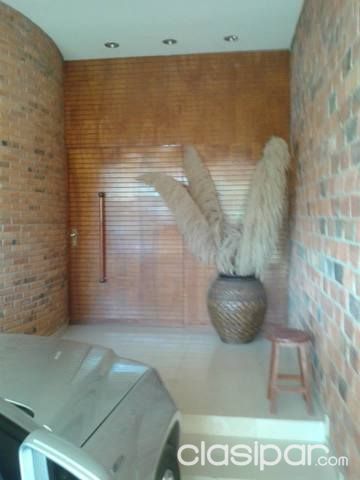 CASA EN VENTA. BARRIO MBURUCUYA — foto 2