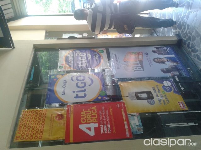 VENDO LLAVE DE NEGOCIO ZONA CENTRO A 1 CUADRA DEL CONGRESO y a lado de la casa de la independ,CON CLIENTELA DE GIROS TIGO FORMADA — foto 3
