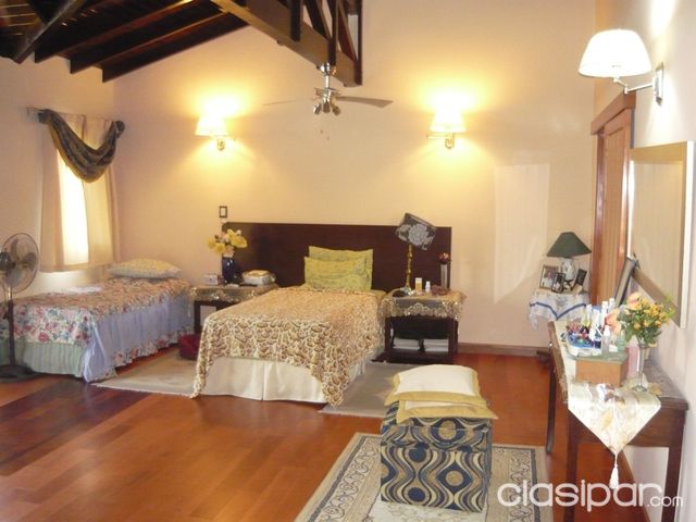 OFERTO ESTA HERMOSA RESIDENCIA UBICADA EN UNO DE LOS MEJORES BARRIOS DE ASUNCION MBURUCUYA — foto 2