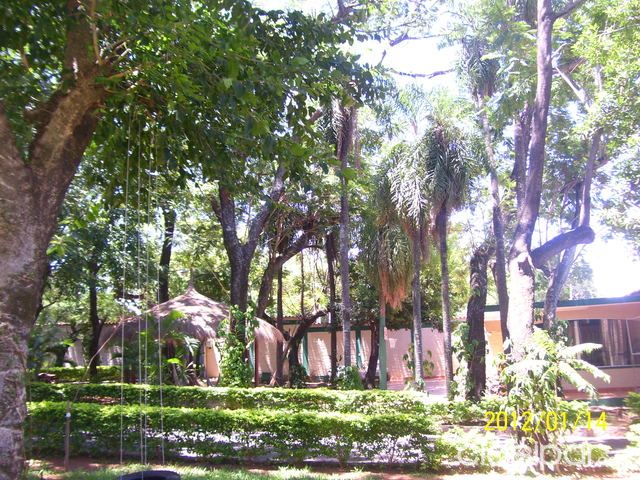VENDO RESIDENCIA EN LOMA PYTA, ASUNCION, 200 mts DE LA TRANSCHACO — foto 3