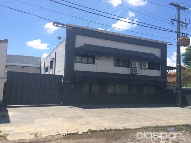 TINGLADO DE 1600m2 + OFICINAS Z AVIADORES Y STMA. TRINIDAD — foto 2