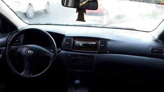 Toyota Corolla 2001 — foto 4