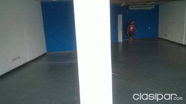 Salón con excelente ubicación! — foto 3