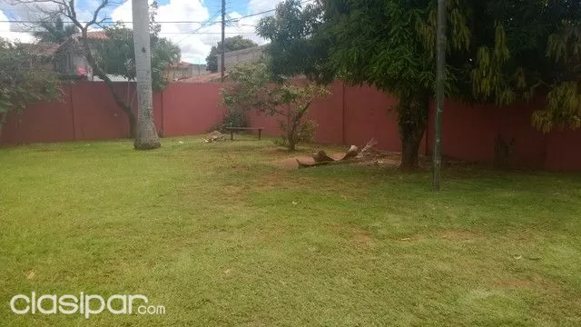 HERMOSA CASA EN ESQUINA CON 828 M2 DE TERRENO, CIUDAD DE SAN LORENZO — foto 2