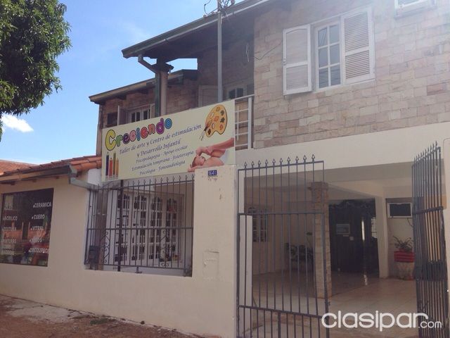 VENDO HERMOSA CASAS A 1 CUADRA DEL SAMBODROMO Y LA COSTANERA EN PLENO CENTRO DE LA CIUDAD DE ENCARNACION — foto 2