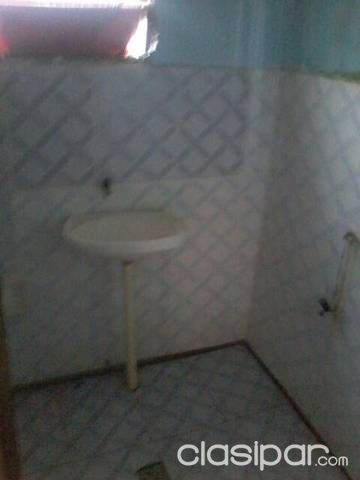Alquilo pieza zona 4mojones carolby cintia — foto 3