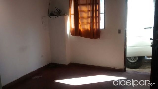 CASA PEQUEÑA GS. 800MIL ZONA MERCADO 4 — foto 2
