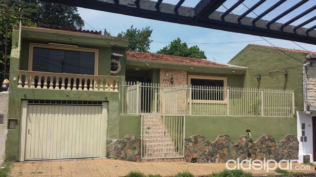 Casa en Barrio Obrero - — foto 2