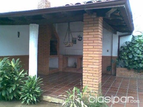 CASA EN SAN LORENZO A CUADRAS DEL NUEVO SHOPPING — foto 2