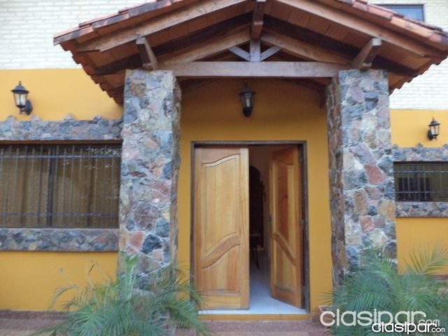 HERMOSA CASA EN SANTISIMA TRINIDAD — foto 3