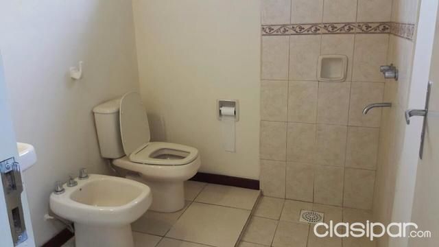 Hermosa casa en esquina!! Ideal para VIVIENDA y OFICINA!! — foto 3