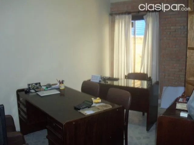 ELEGANTE RESIDENCIA ZONA MCAL LOPEZ Y SAN MARTIN — foto 2