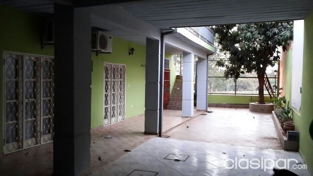 VENDO HERMOSA RESIDENCIA VILLA ELISA, calle Francisco Paredes casi Tuyutí (a una cuadra y media de Acceso Sur) — foto 3
